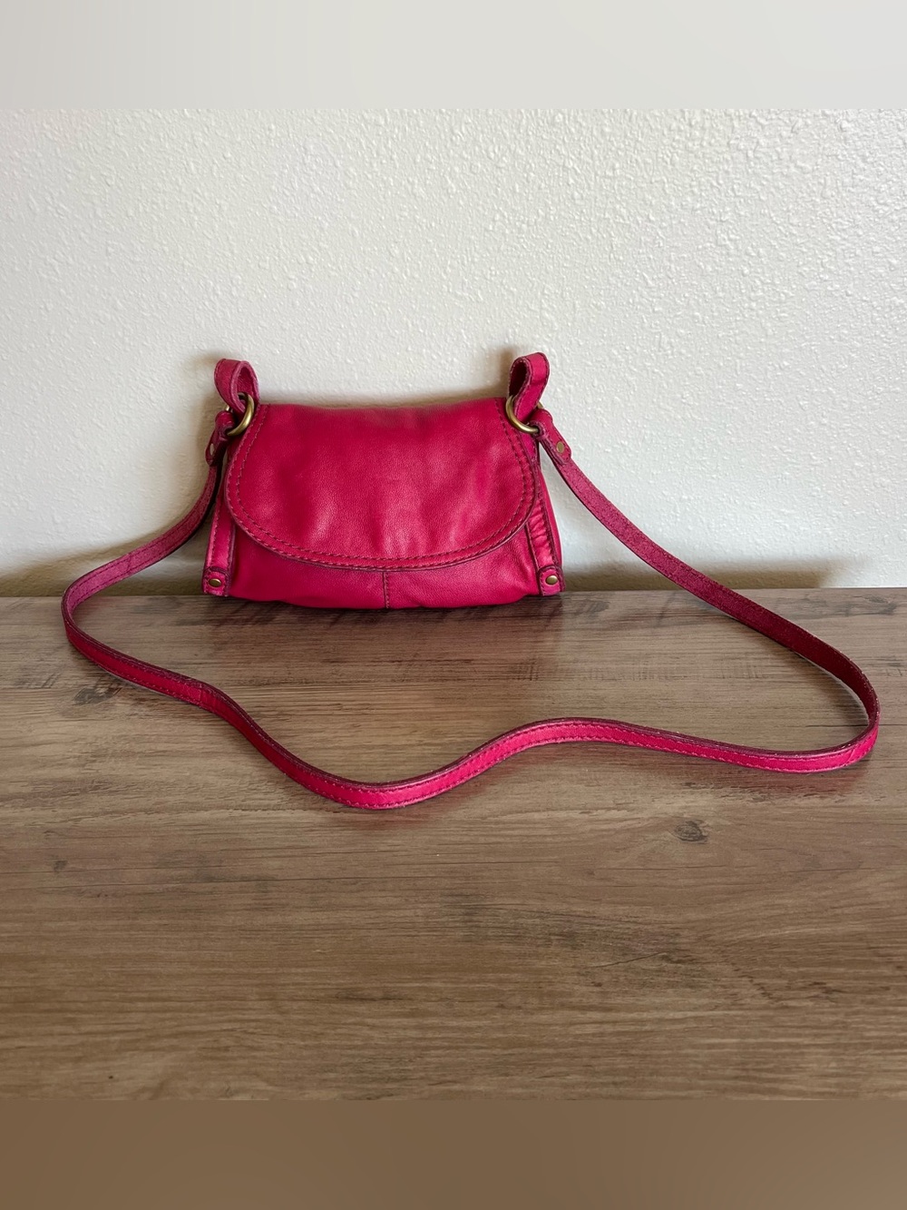 Lucky Brand Mini Leather Crossbody Purse Magenta Bag Flap Magnetic Closure *READ